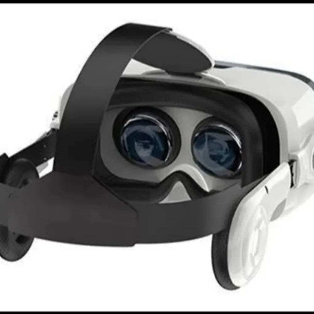 Hyper Virtual Reality Headset